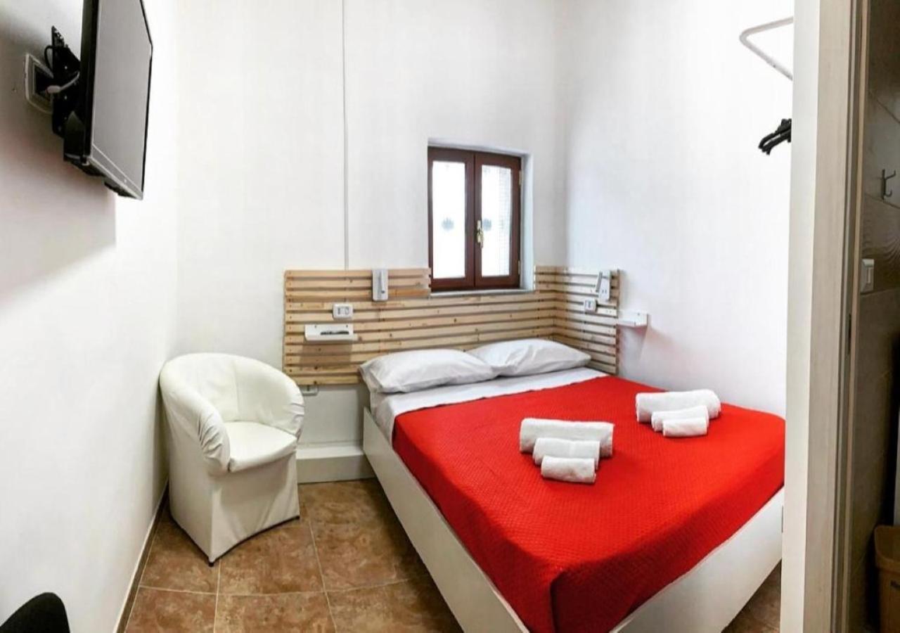 Miris Home Fast And Comfortable With Self Check In 8 Minutes Walk Near Naples Airport Exterior photo